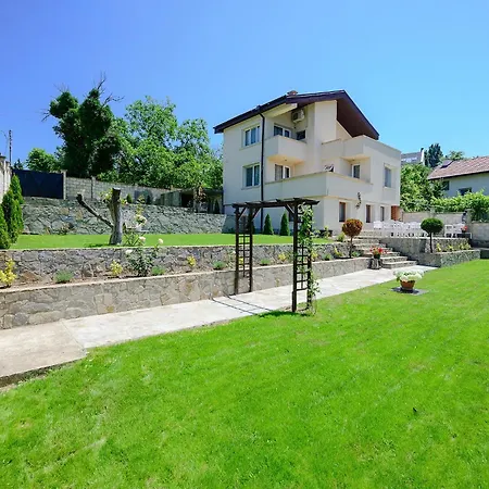 Baywatch Villa *