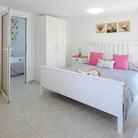Villa Baywatch
